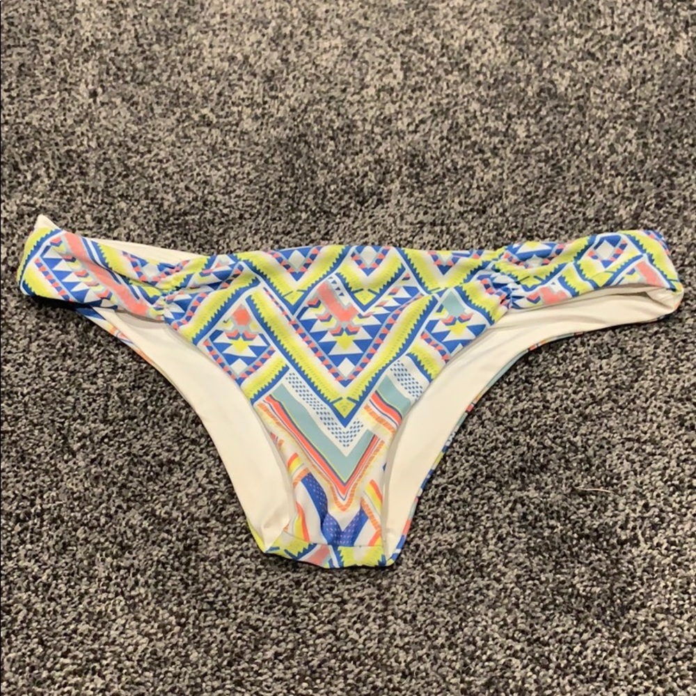L space Monique bottom medium reversible EUC